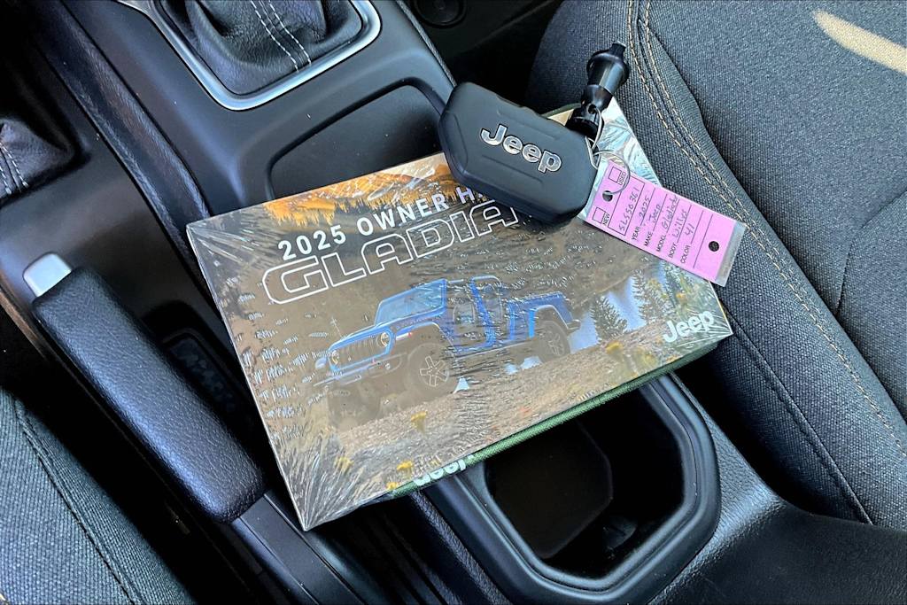 Thumbnail: 2025 Jeep Gladiator - 20