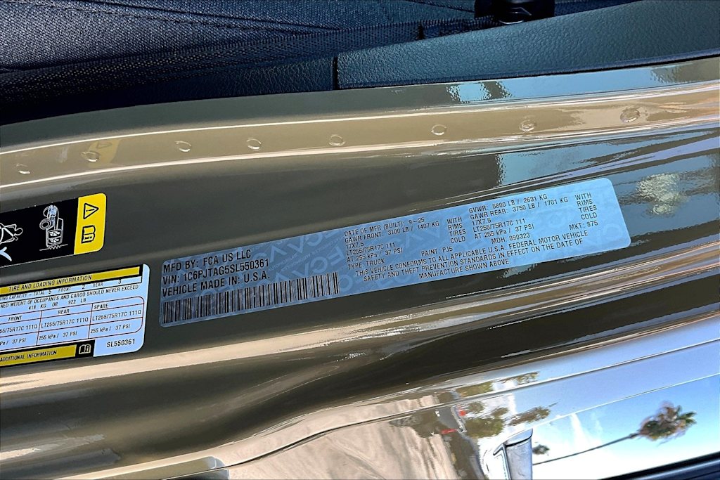 Thumbnail: 2025 Jeep Gladiator - 21