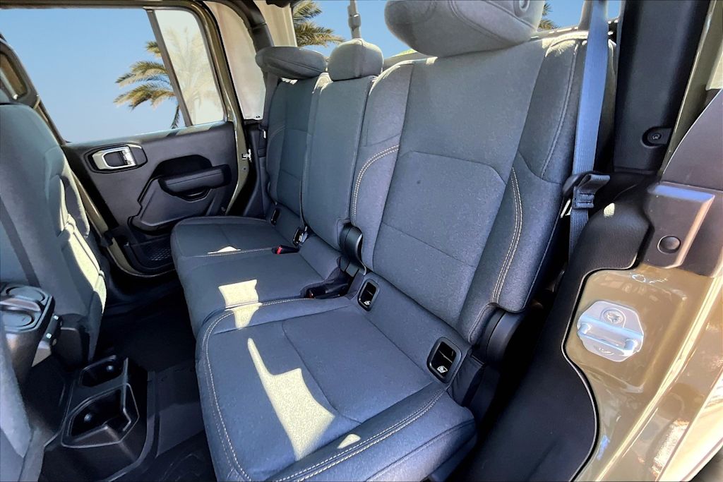 Thumbnail: 2025 Jeep Gladiator - 19