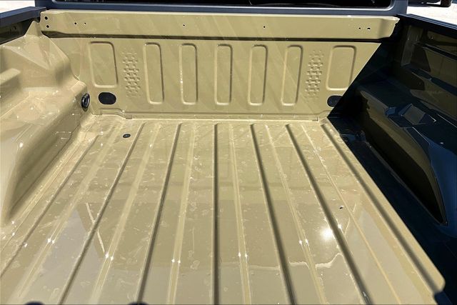 Thumbnail: 2025 Jeep Gladiator - 17