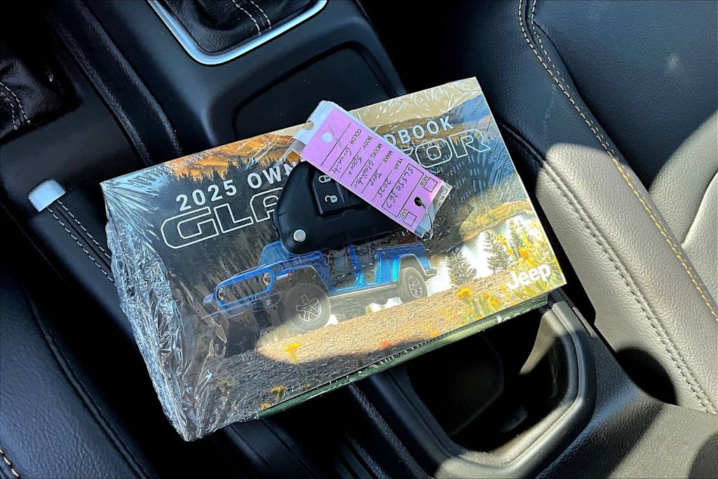 Thumbnail: 2025 Jeep Gladiator - 17