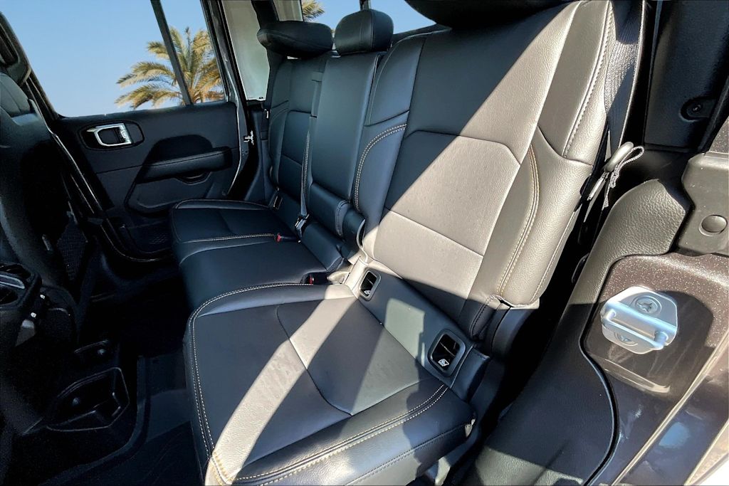 Thumbnail: 2025 Jeep Gladiator - 18