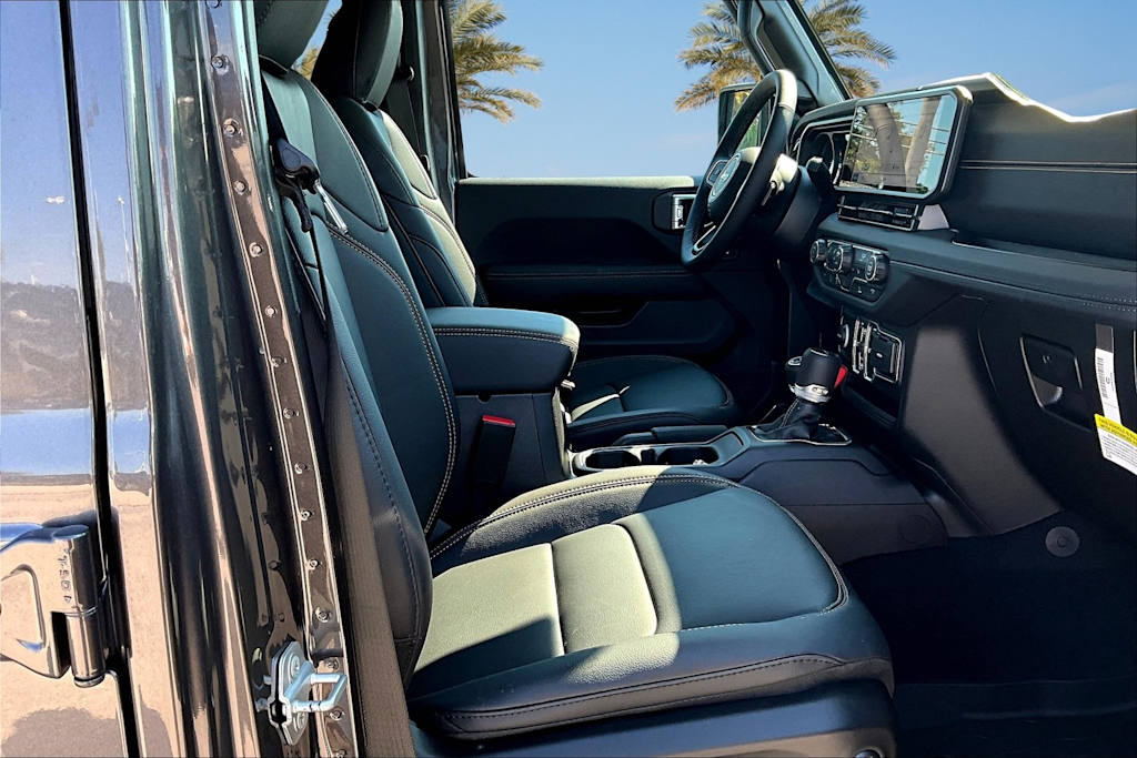 Thumbnail: 2025 Jeep Gladiator - 11