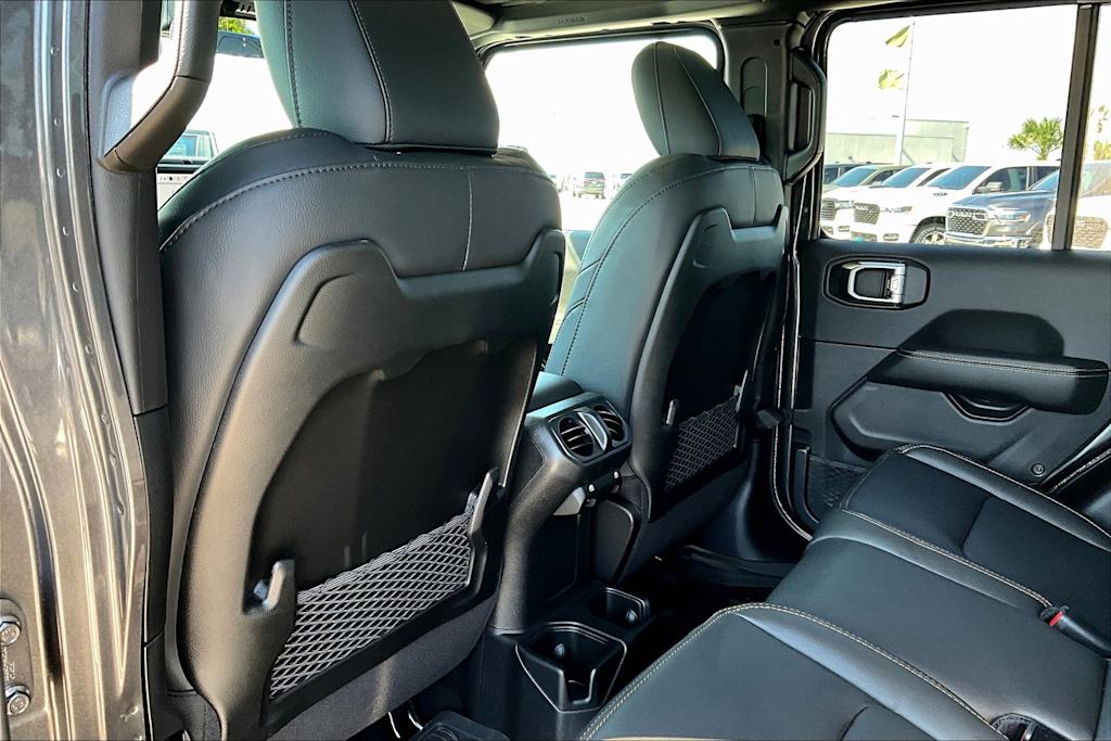 Thumbnail: 2025 Jeep Gladiator - 12