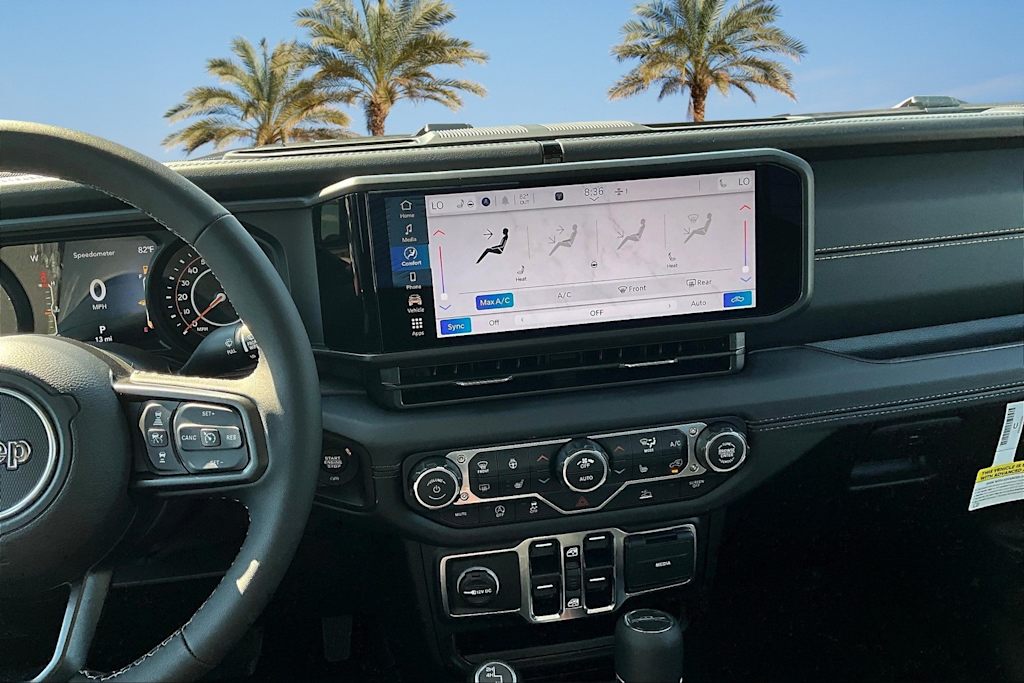 Thumbnail: 2025 Jeep Gladiator - 14