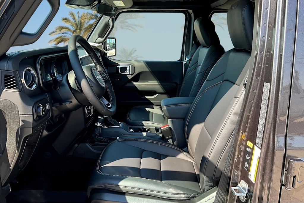 Thumbnail: 2025 Jeep Gladiator - 10