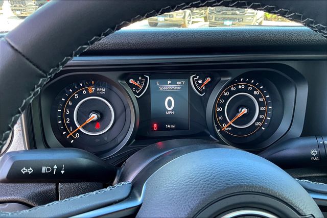 Thumbnail: 2025 Jeep Gladiator - 16