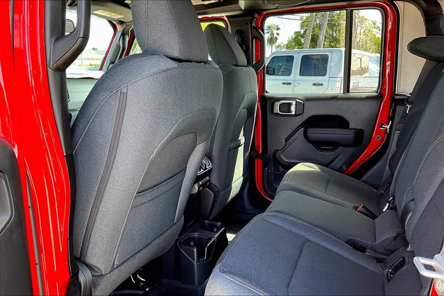 Thumbnail: 2025 Jeep Gladiator - 12