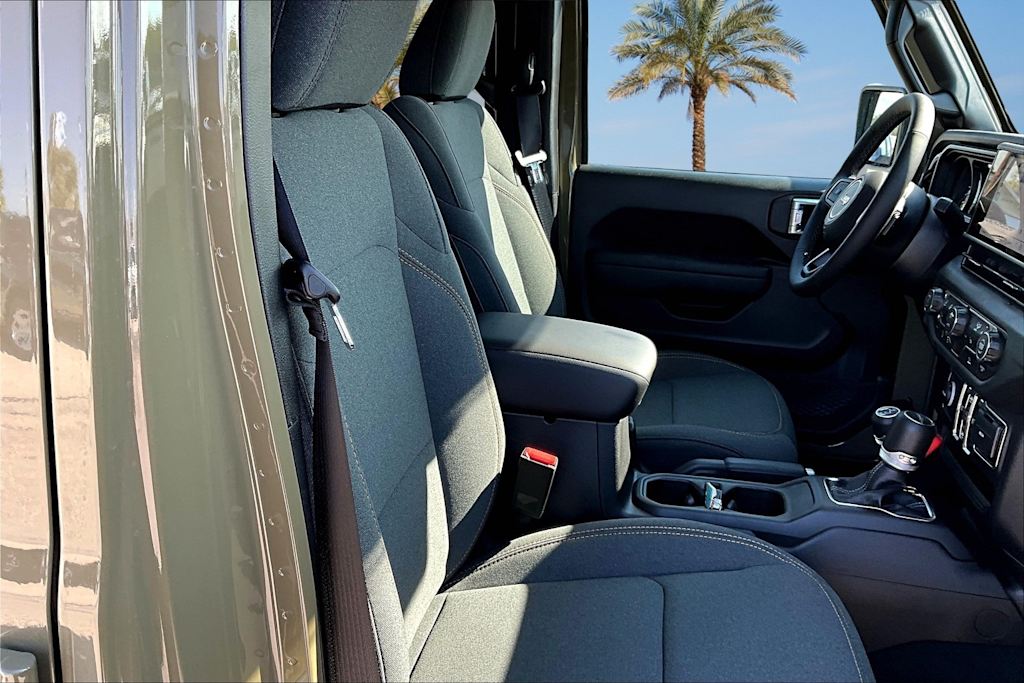 Thumbnail: 2025 Jeep Gladiator - 11