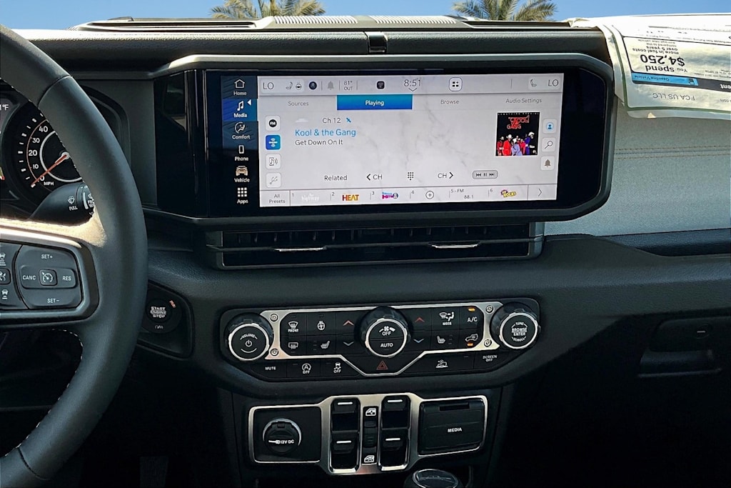 Thumbnail: 2025 Jeep Gladiator - 14