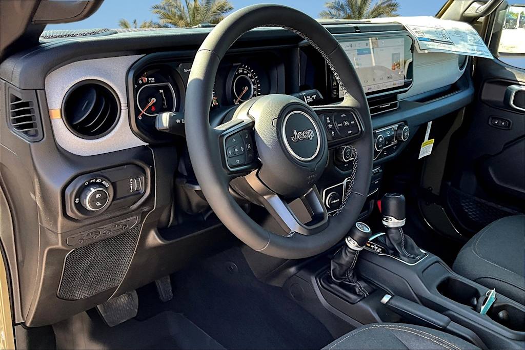 Thumbnail: 2025 Jeep Gladiator - 2