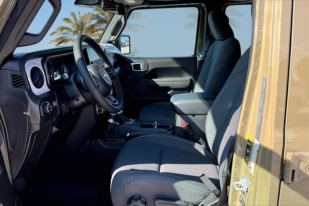 Thumbnail: 2025 Jeep Gladiator - 10