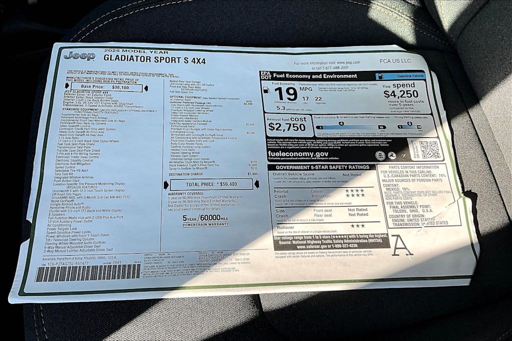 Thumbnail: 2025 Jeep Gladiator - 18