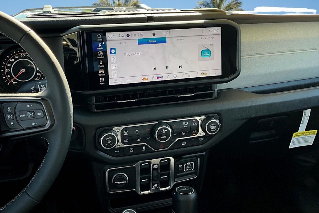 Thumbnail: 2025 Jeep Gladiator - 15