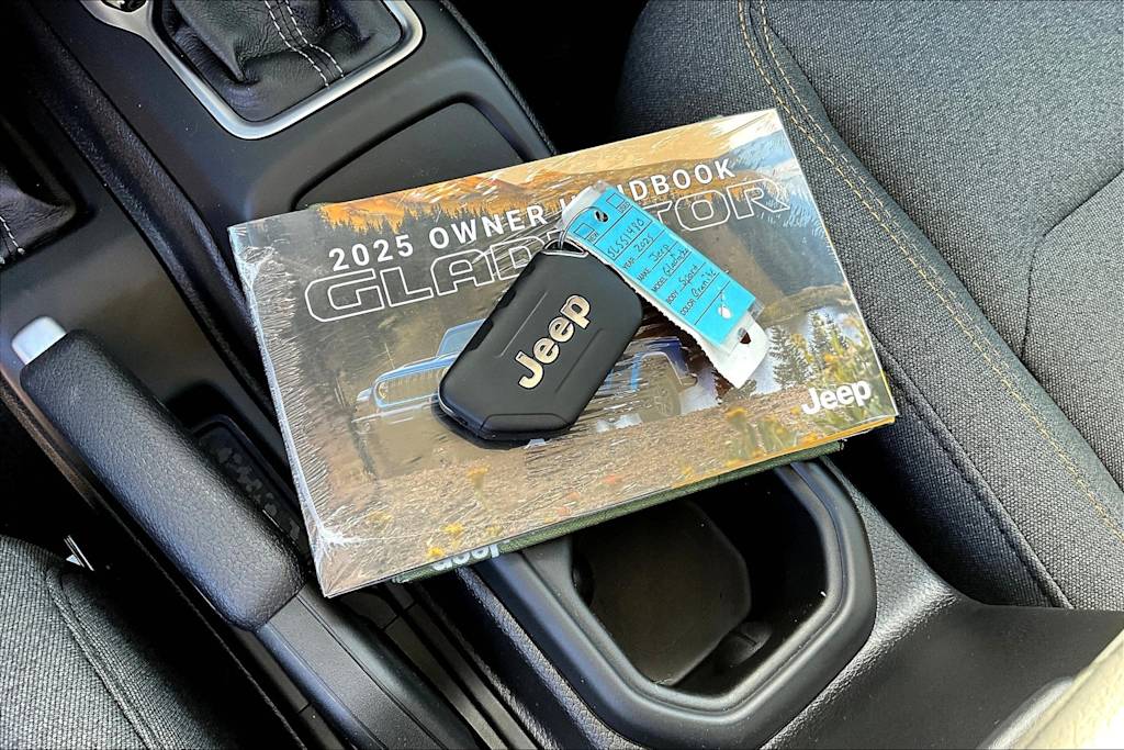 Thumbnail: 2025 Jeep Gladiator - 20