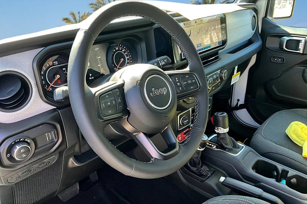 Thumbnail: 2025 Jeep Gladiator - 2