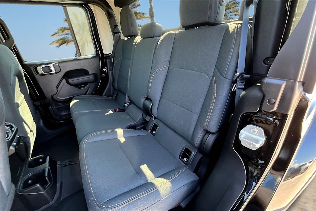 Thumbnail: 2025 Jeep Gladiator - 20