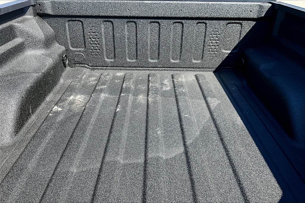 Thumbnail: 2025 Jeep Gladiator - 17