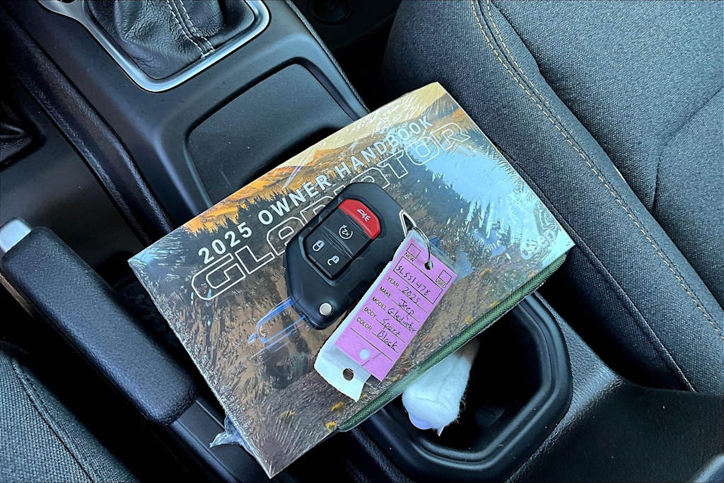 Thumbnail: 2025 Jeep Gladiator - 18