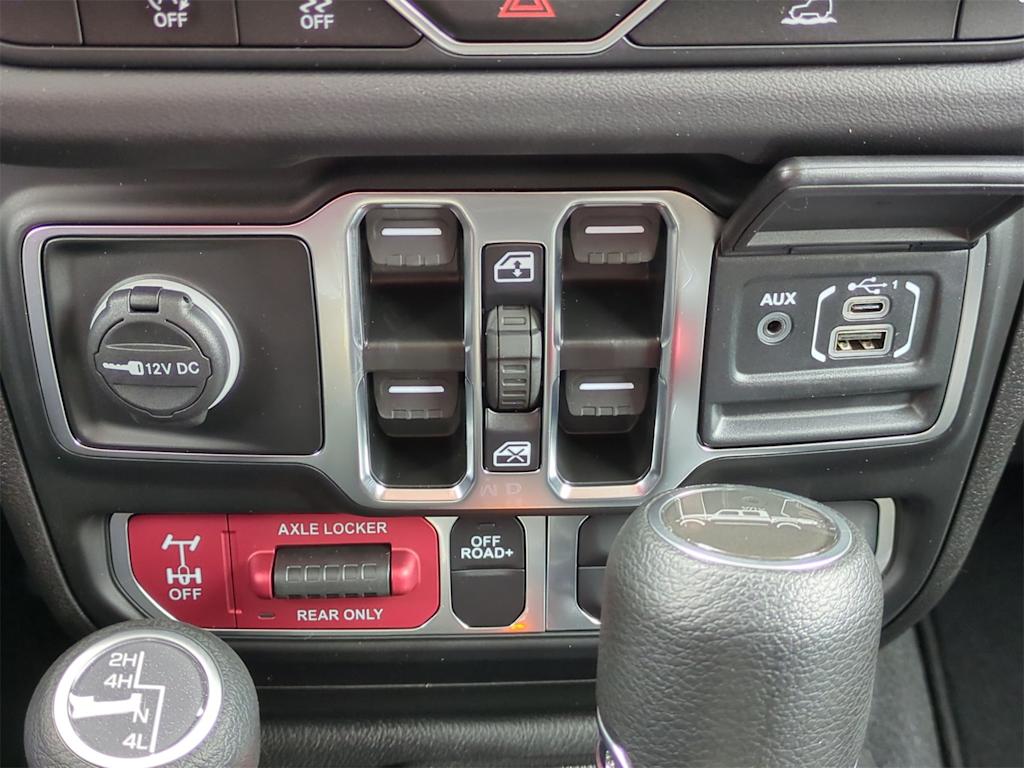 Thumbnail: 2025 Jeep Gladiator - 35