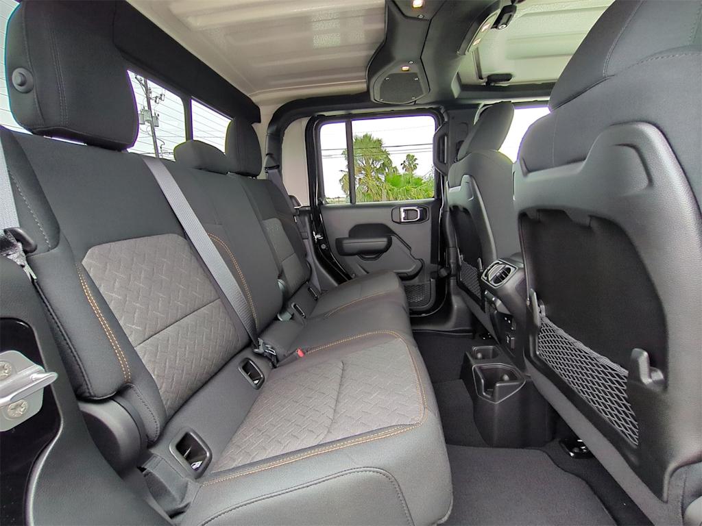 Thumbnail: 2025 Jeep Gladiator - 29