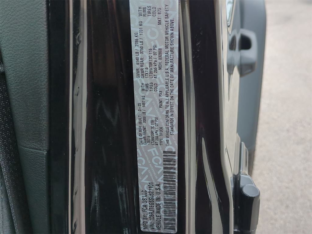 Thumbnail: 2025 Jeep Gladiator - 36