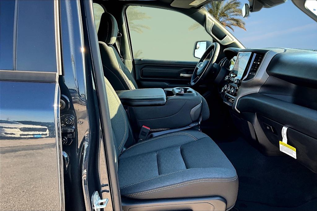 Thumbnail: 2025 RAM 1500 - 17