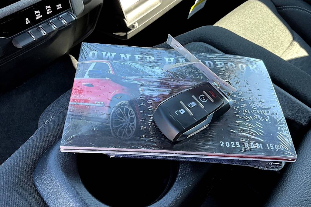 Thumbnail: 2025 RAM 1500 - 20