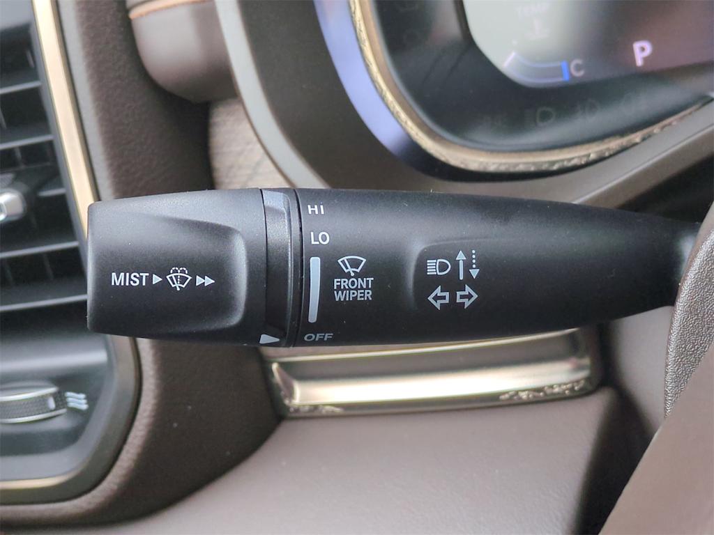 Thumbnail: 2025 RAM 1500 - 33