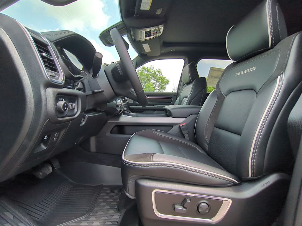 Thumbnail: 2025 RAM 1500 - 9