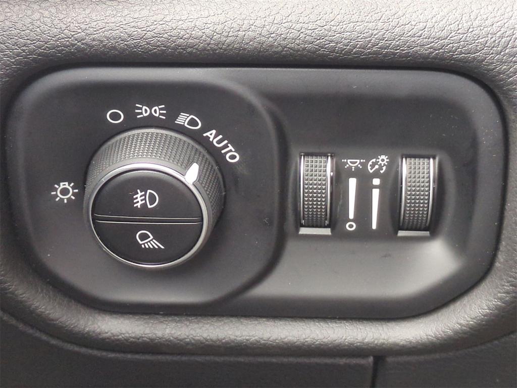 Thumbnail: 2025 RAM 1500 - 26