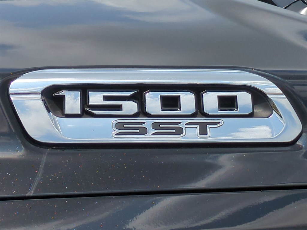 Thumbnail: 2025 RAM 1500 - 25