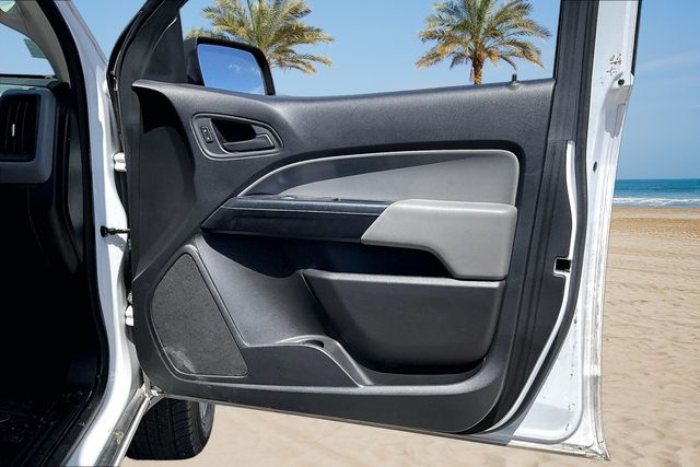 Thumbnail: 2021 Chevrolet Colorado - 15