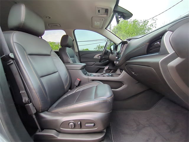 2021 Chevrolet Traverse LT 33