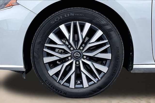 Thumbnail: 2025 Nissan Altima - 8