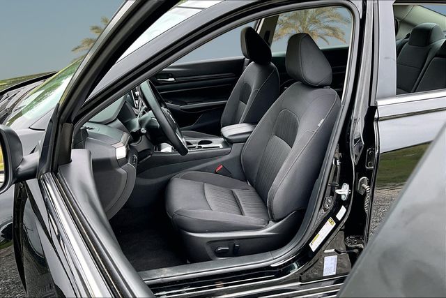 Thumbnail: 2025 Nissan Altima - 11