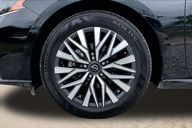 Thumbnail: 2025 Nissan Altima - 8