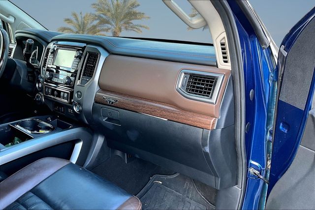 Thumbnail: 2019 Nissan Titan - 17