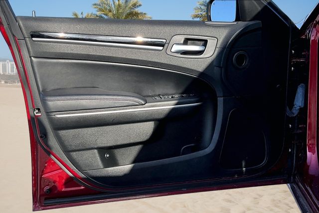 Thumbnail: 2023 Chrysler 300 - 17