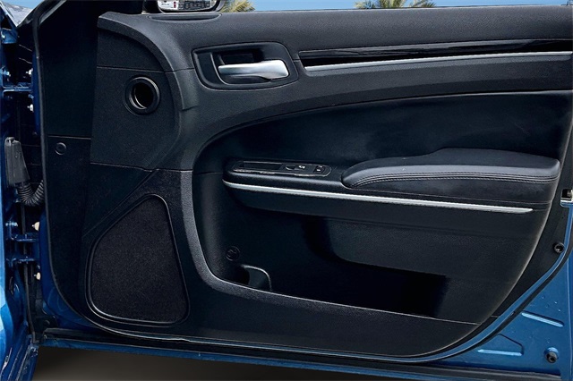 Thumbnail: 2023 Chrysler 300 - 27