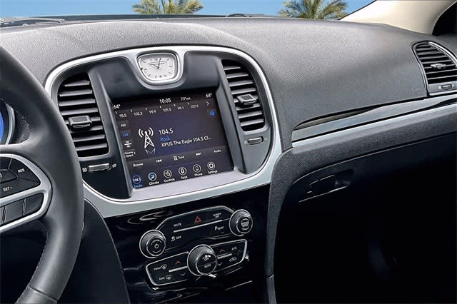 Thumbnail: 2023 Chrysler 300 - 15