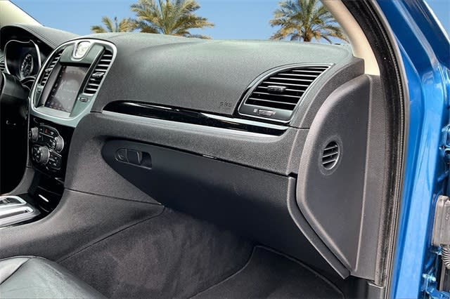 Thumbnail: 2023 Chrysler 300 - 22