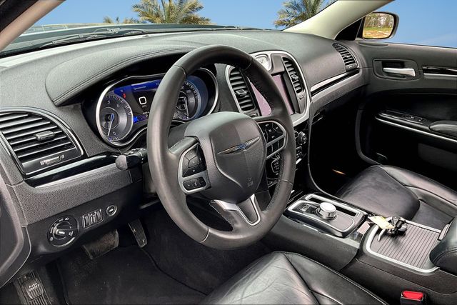 Thumbnail: 2023 Chrysler 300 - 2