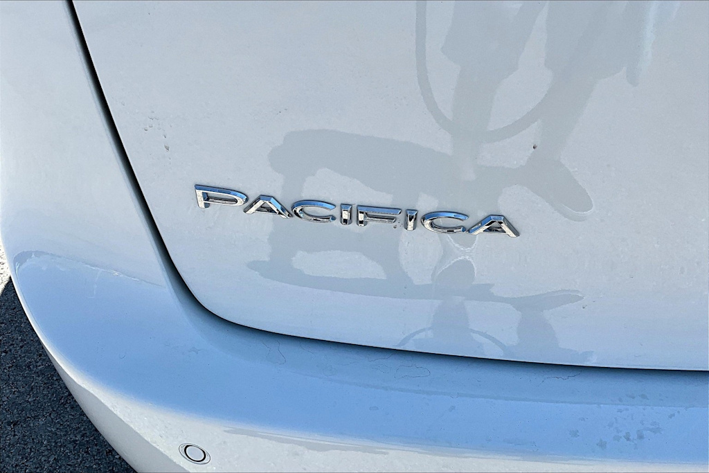 Thumbnail: 2026 Chrysler Pacifica - 7
