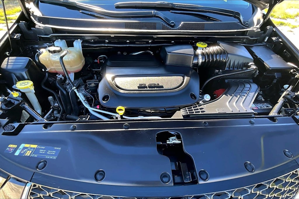 Thumbnail: 2022 Chrysler Pacifica - 8