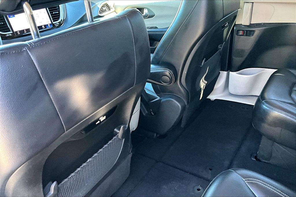 Thumbnail: 2022 Chrysler Pacifica - 12