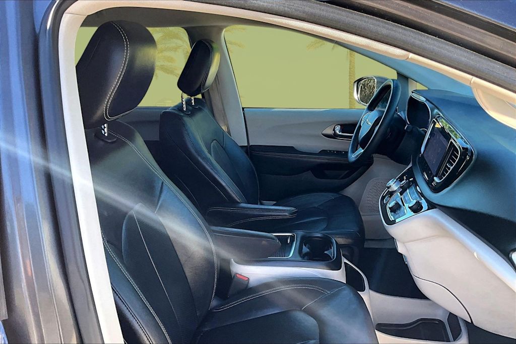 Thumbnail: 2022 Chrysler Pacifica - 11