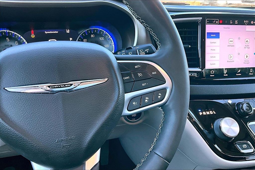 Thumbnail: 2022 Chrysler Pacifica - 23