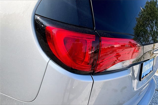 Thumbnail: 2022 Chrysler Voyager - 29