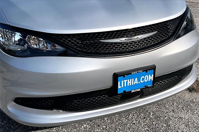 Thumbnail: 2022 Chrysler Voyager - 30